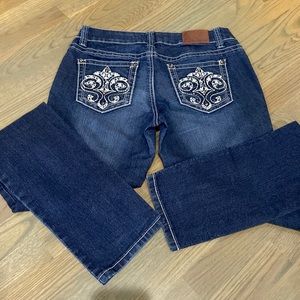 🎄JUST REDUCED🎄 Junior’s Maurice’s Denim Jeans Size Medium